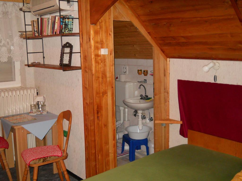 Pál Ház Apartamento Abádszalók Exterior foto